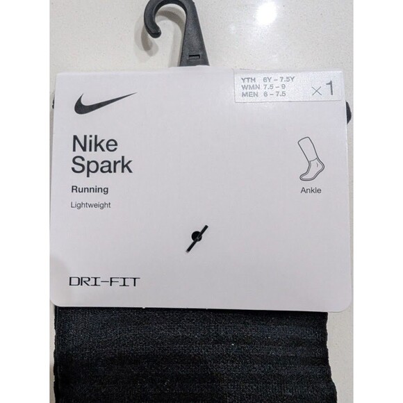 Lot of 2 Pairs Nike Spark Lightweight Running Socks Men's 6-7.5 / Women's 7.5-9 - Picture 3 of 4